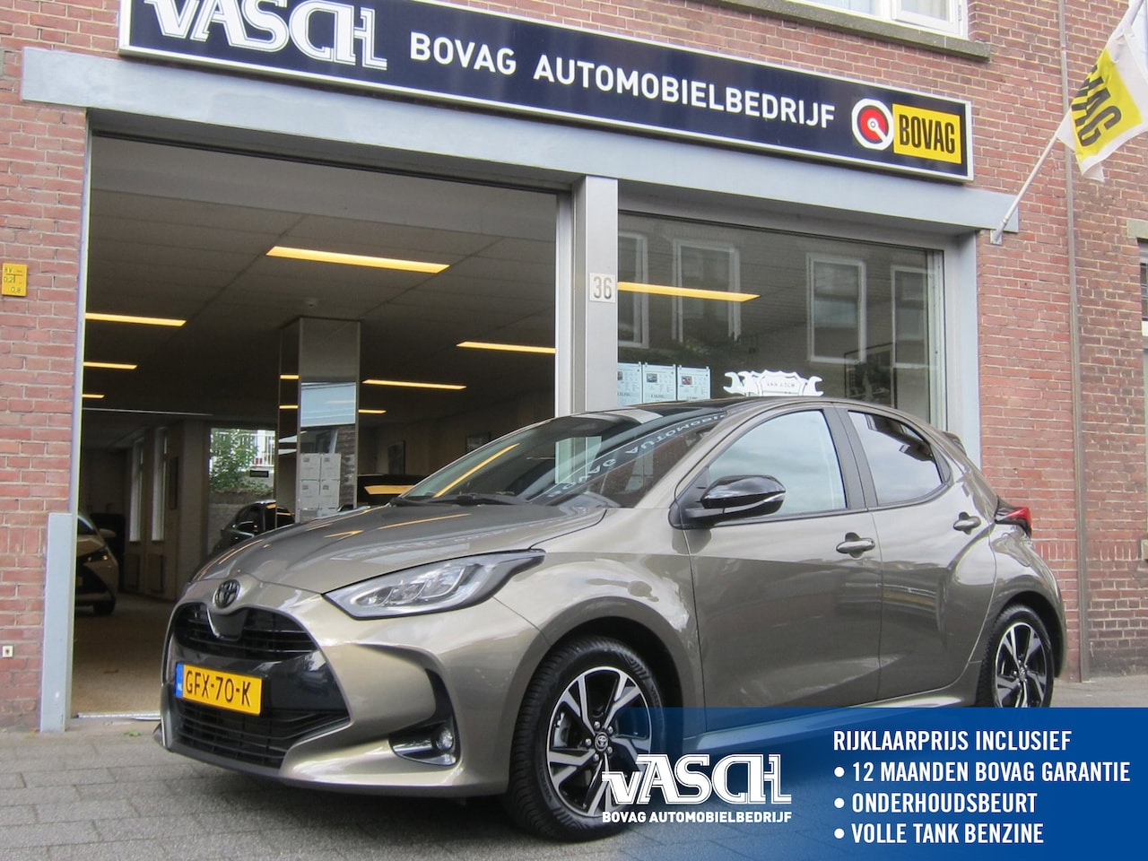 Toyota Yaris - 1.5 Hybrid 115 First Edition All-In Prijs Bi-Tone - AutoWereld.nl