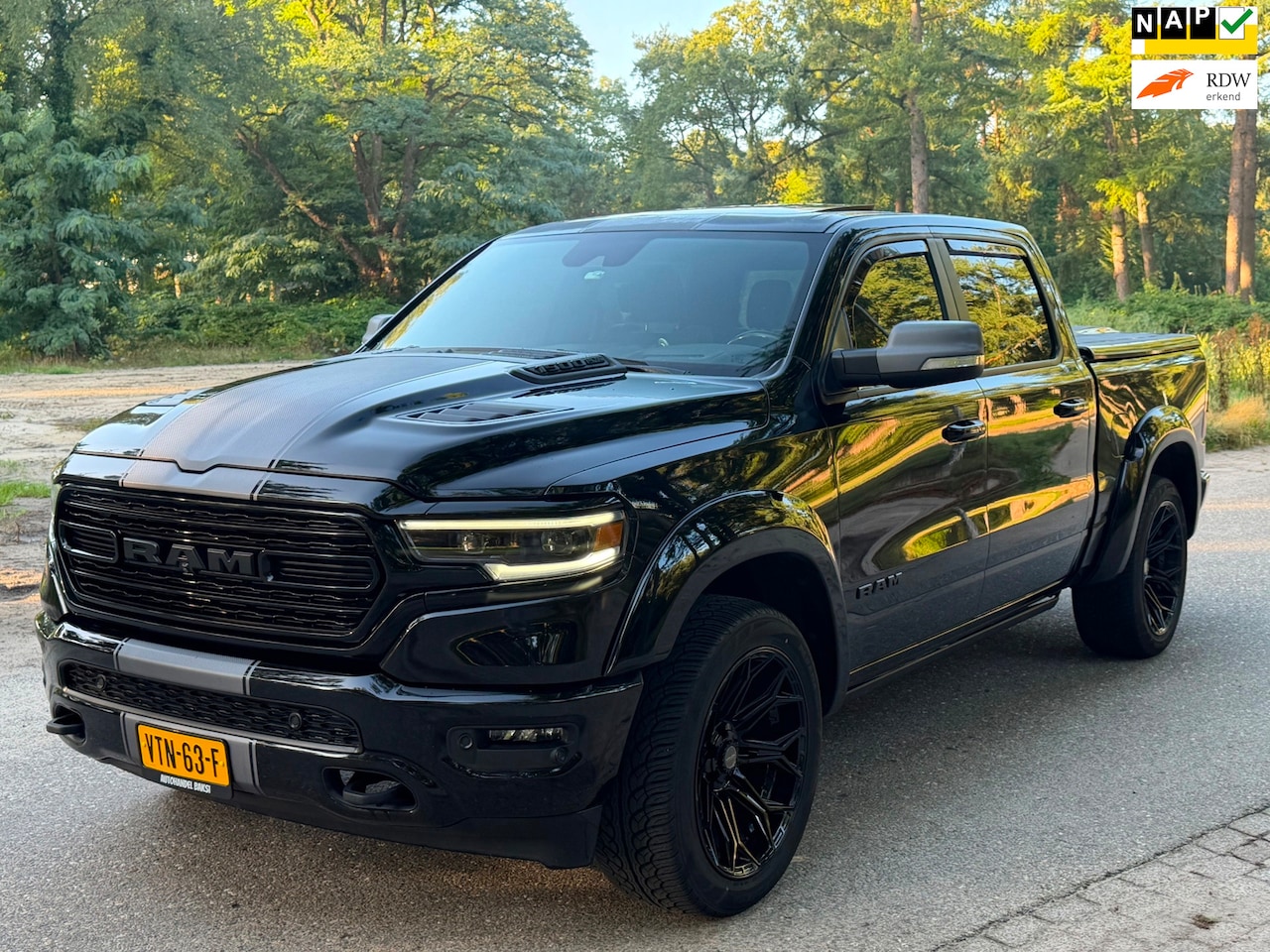 Dodge Ram 1500 - 5.7 V8 4x4 Crew Cab Limited Black Hulk Widebody - AutoWereld.nl