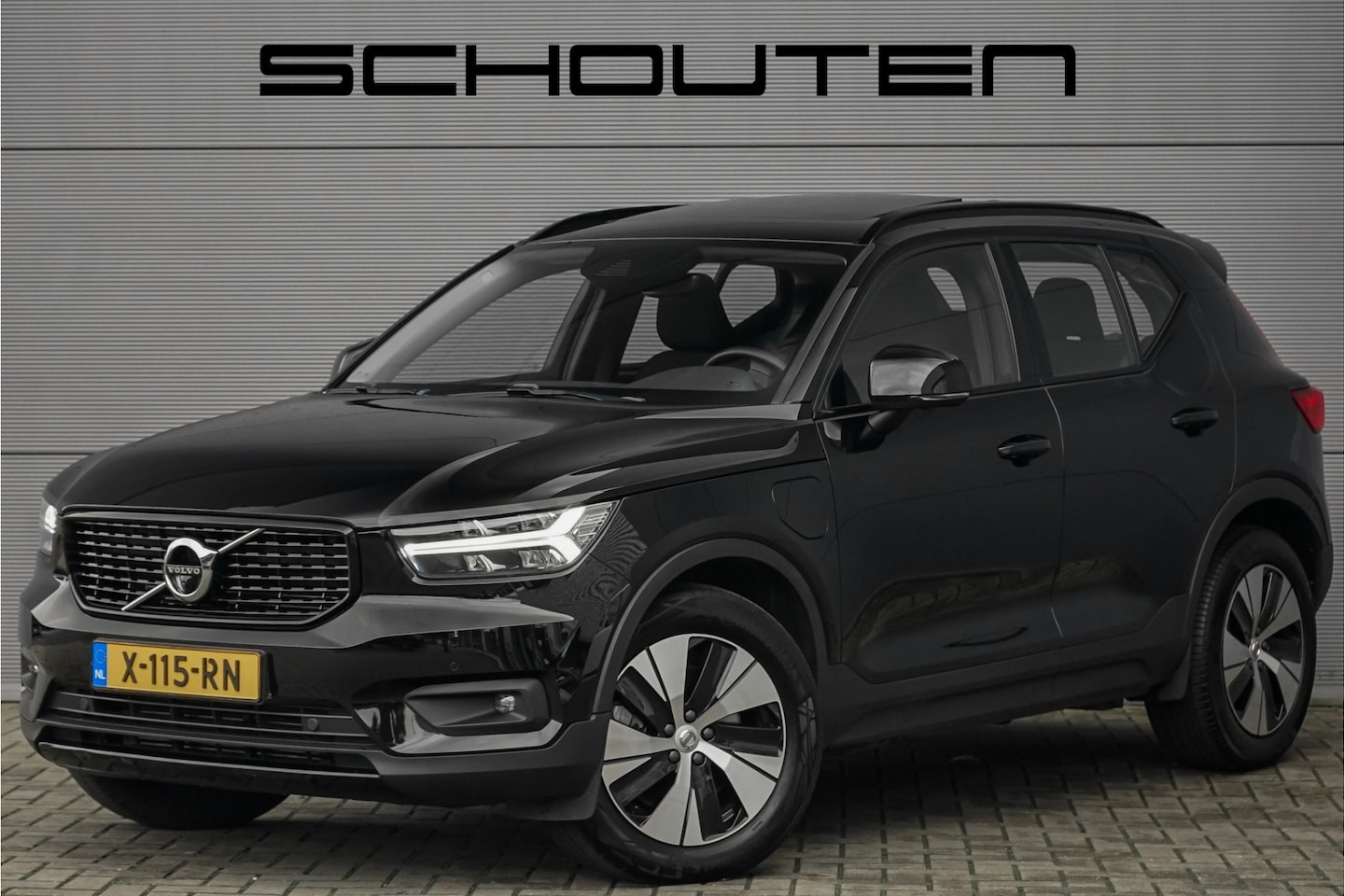 Volvo XC40 - 1.5 T4 Recharge Pano 360° Camera H/K Trekhaak CarPlay - AutoWereld.nl