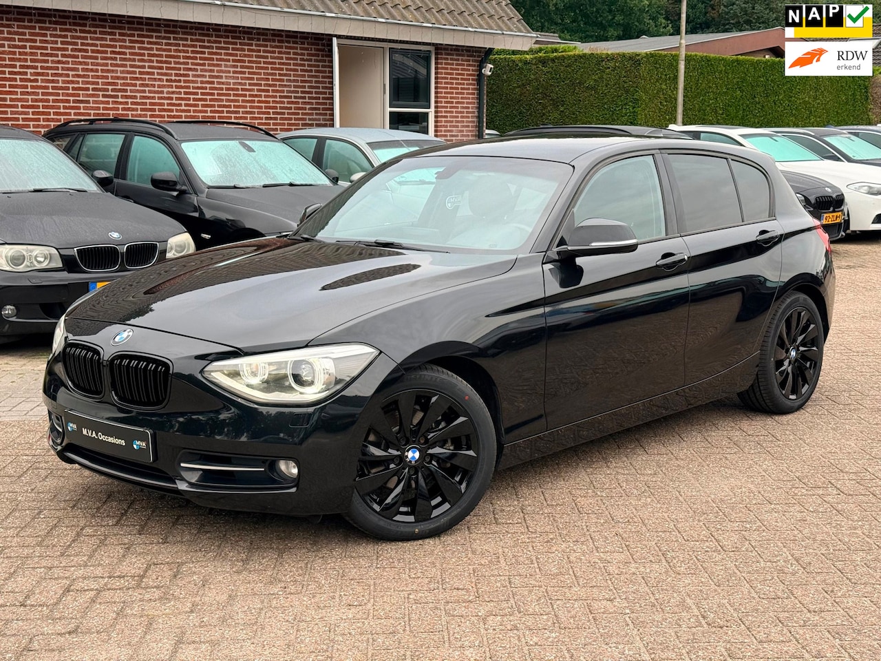 BMW 1-serie - 118i Business+ Sport|Nieuwe Ketting + Klepseals|Harman/Kardon|Leder|Cruise control|Climate - AutoWereld.nl
