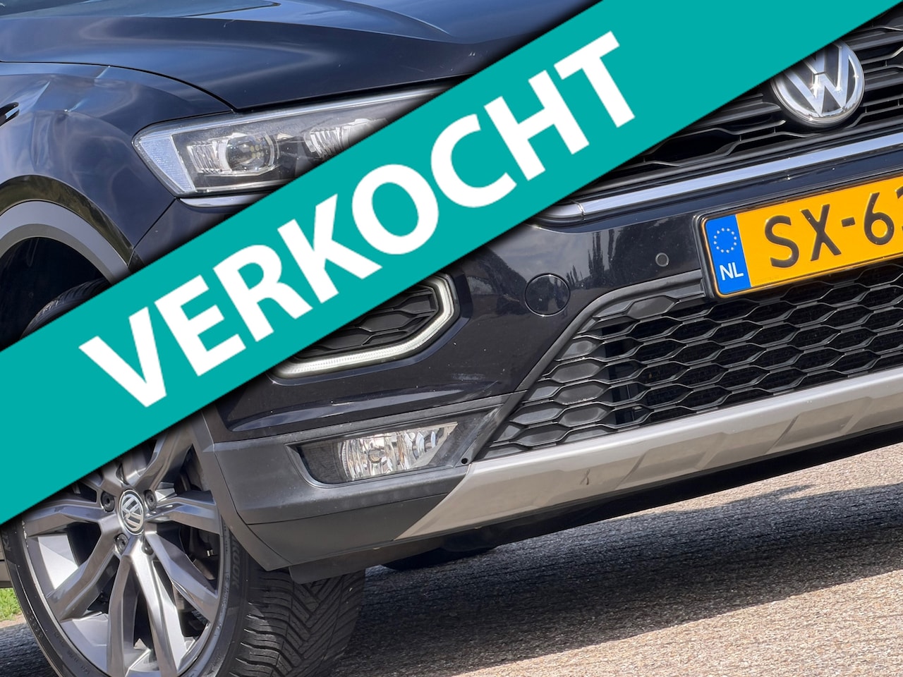 Volkswagen T-Roc - 1.0 TSI Style - Deep Black Pearl - Panorama/Adaptive Cruise/Digital Cockpit - AutoWereld.nl