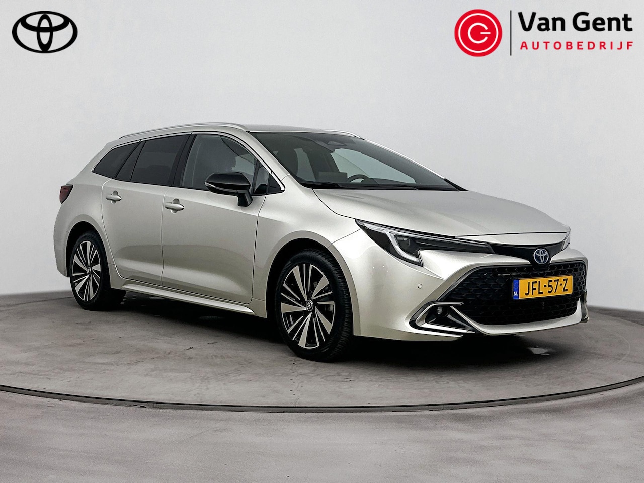 Toyota Corolla Touring Sports - Hybrid 140 Dynamic | Apple Carplay / Android Auto | Stoelverwarming | Parkeersensoren voor - AutoWereld.nl