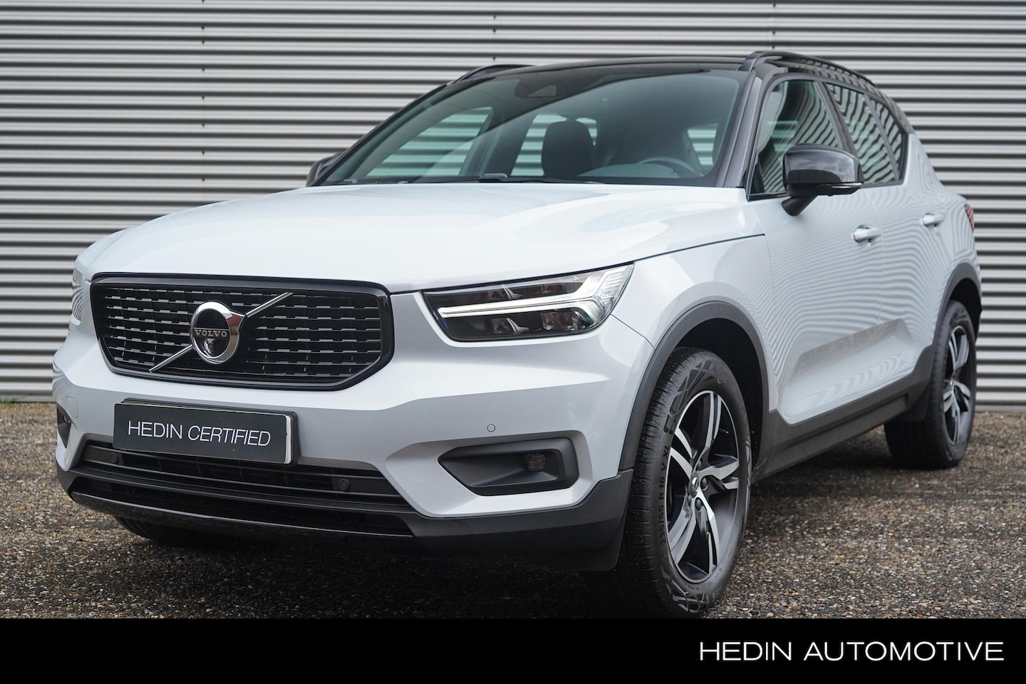 Volvo XC40 - T3 AUT. R-Design | Adaptive Cruise | BLIS | 360 Camera | Trekhaak | Stoel/Stuurwiel Verwar - AutoWereld.nl