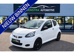 Toyota Aygo - 1.0-12V 3Drs Acces. Leuke wagen. Geleverd met nieuwe APK