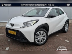 Toyota Aygo X - 1.0 VVT-i MT Play / camera achter/ Apple Carplay / Lane assist / Automatisch dimmend Groot