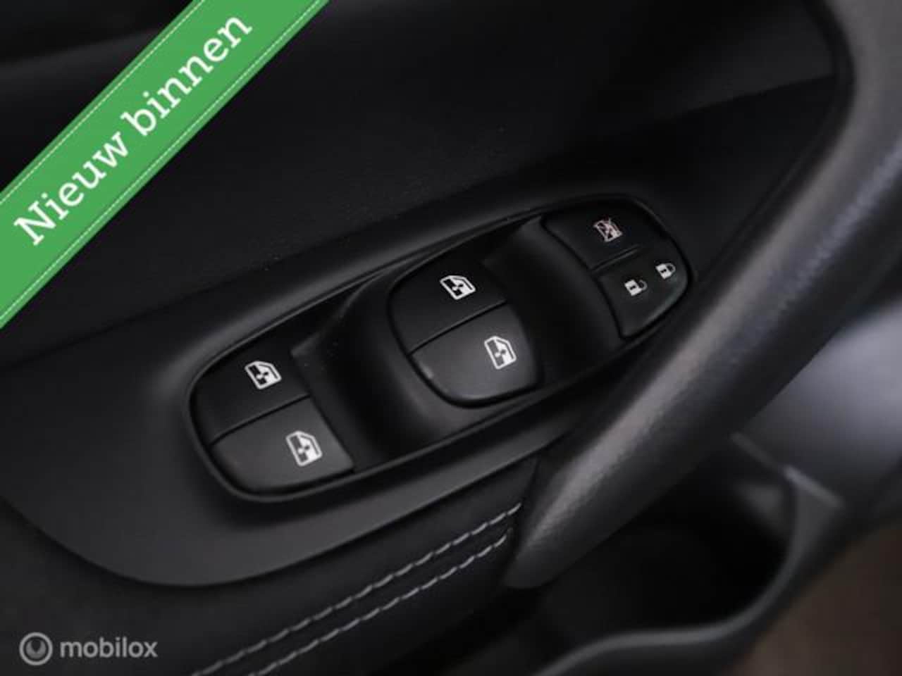 Nissan Qashqai - 1.2 N-Connecta *Design Pack, PANO, RIJKLAARPRIJS!*