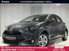 Toyota Yaris - 1.5 Hybrid 115 Business Stoel/stuurwielverwarming , Parkeersensoren voor en achter , Camer