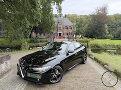 Alfa Romeo Giulia - 2.0T Business | 91.000KM | Navi | Nieuwe Service & APK | Geen Afleverkosten |