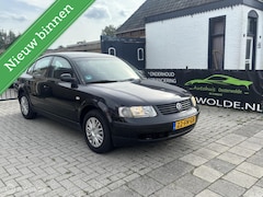 Volkswagen Passat - 1.8-5V Clima | trekhaak | cruise | nw apk