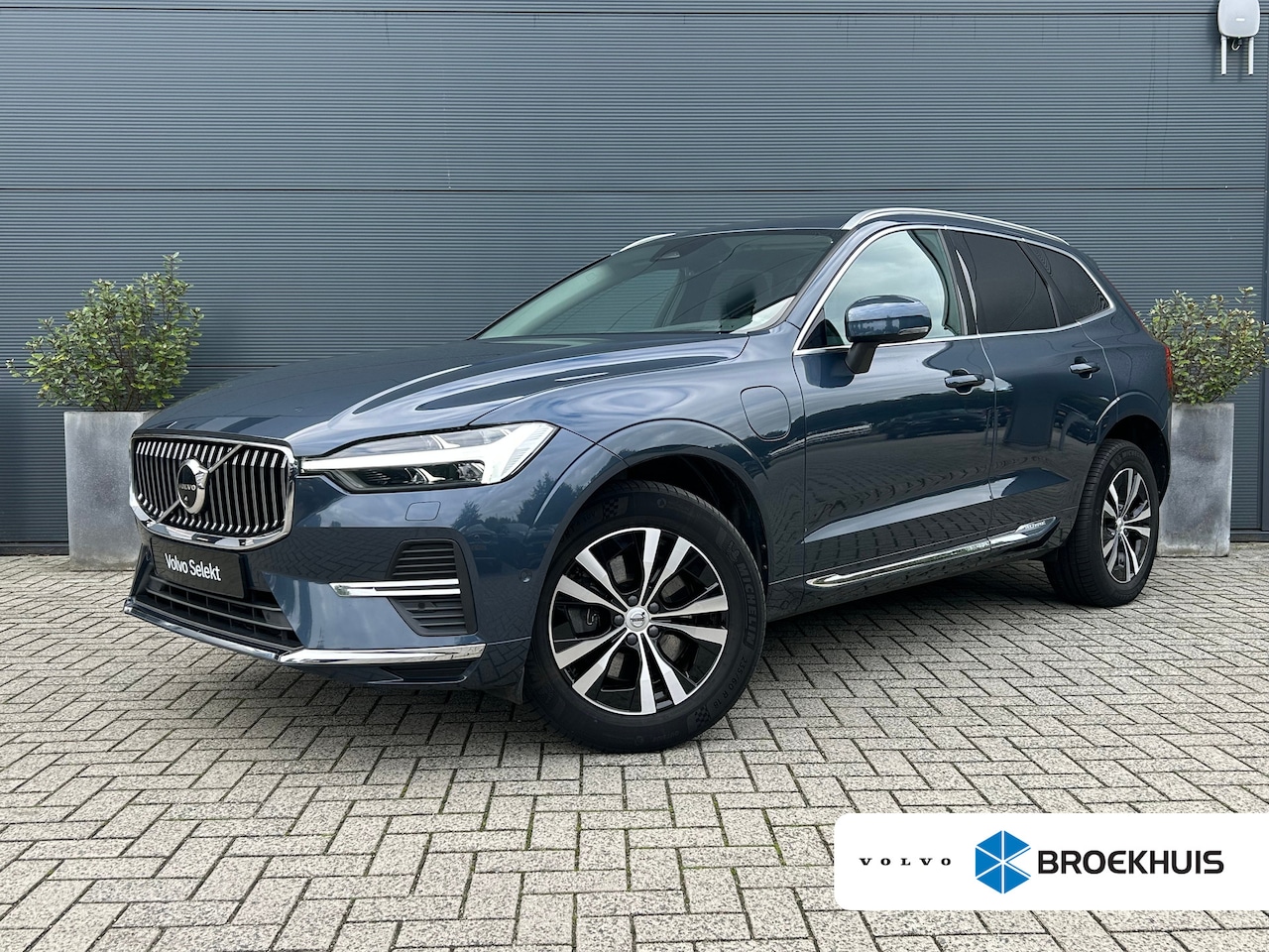 Volvo XC60 - 2.0 T6 Long Range AWD Inscription | Luchtvering | Trekhaak | HU-Display | 360 camera | Sto - AutoWereld.nl