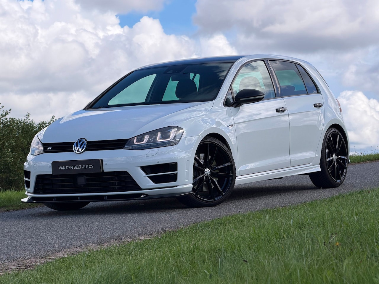 Volkswagen Golf - 7 2.0 TSI R 300PK 4Motion |Milltek |Carplay |Camera |Stoelverwarming |Adaptive Cruise |19* - AutoWereld.nl