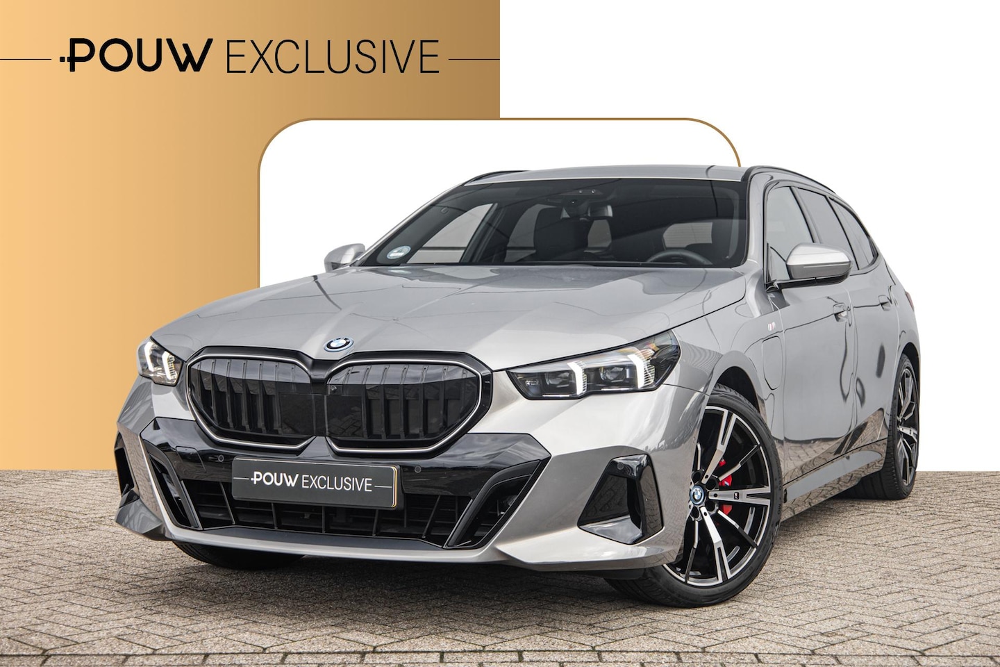 BMW 5-serie Touring - 530e 299pk | M Pakket | Trekhaak | Head-up | Harman Kardon - AutoWereld.nl
