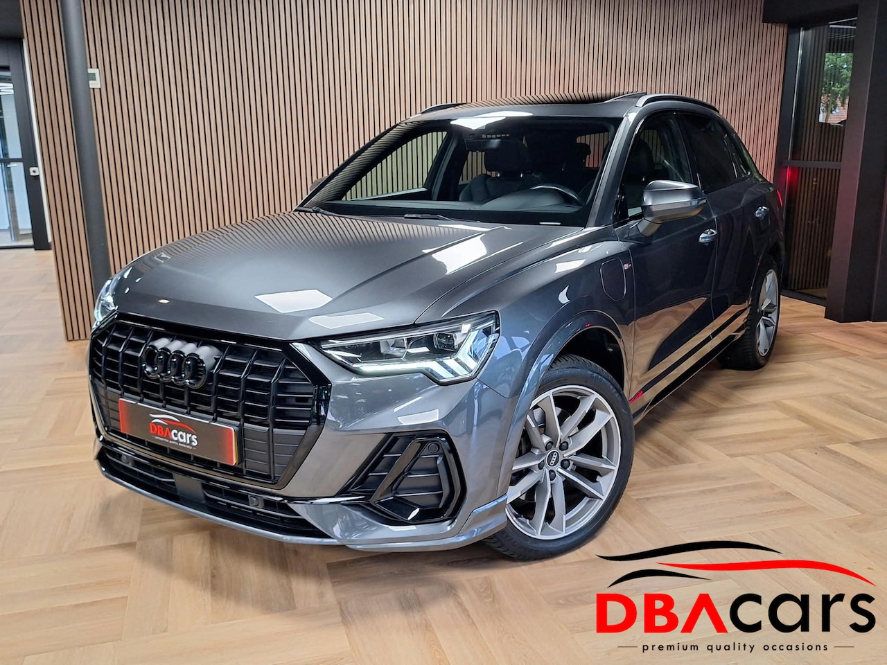 Audi Q3 - 45 TFSI e S edition PHEV NAP/Pano/Trekh/Ambient - AutoWereld.nl