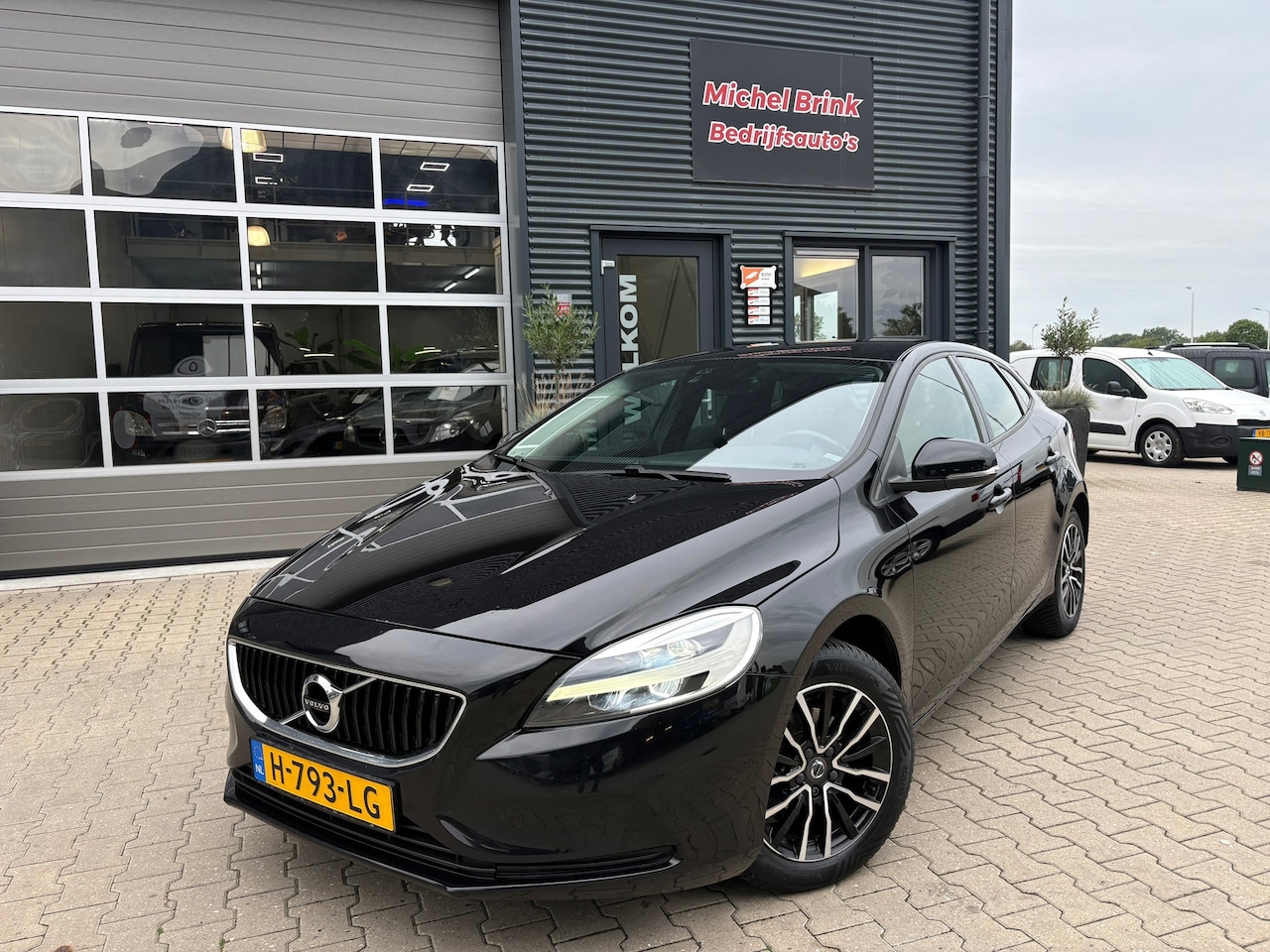 Volvo V40 - 2.0 D2 Momentum Navigatie - AutoWereld.nl