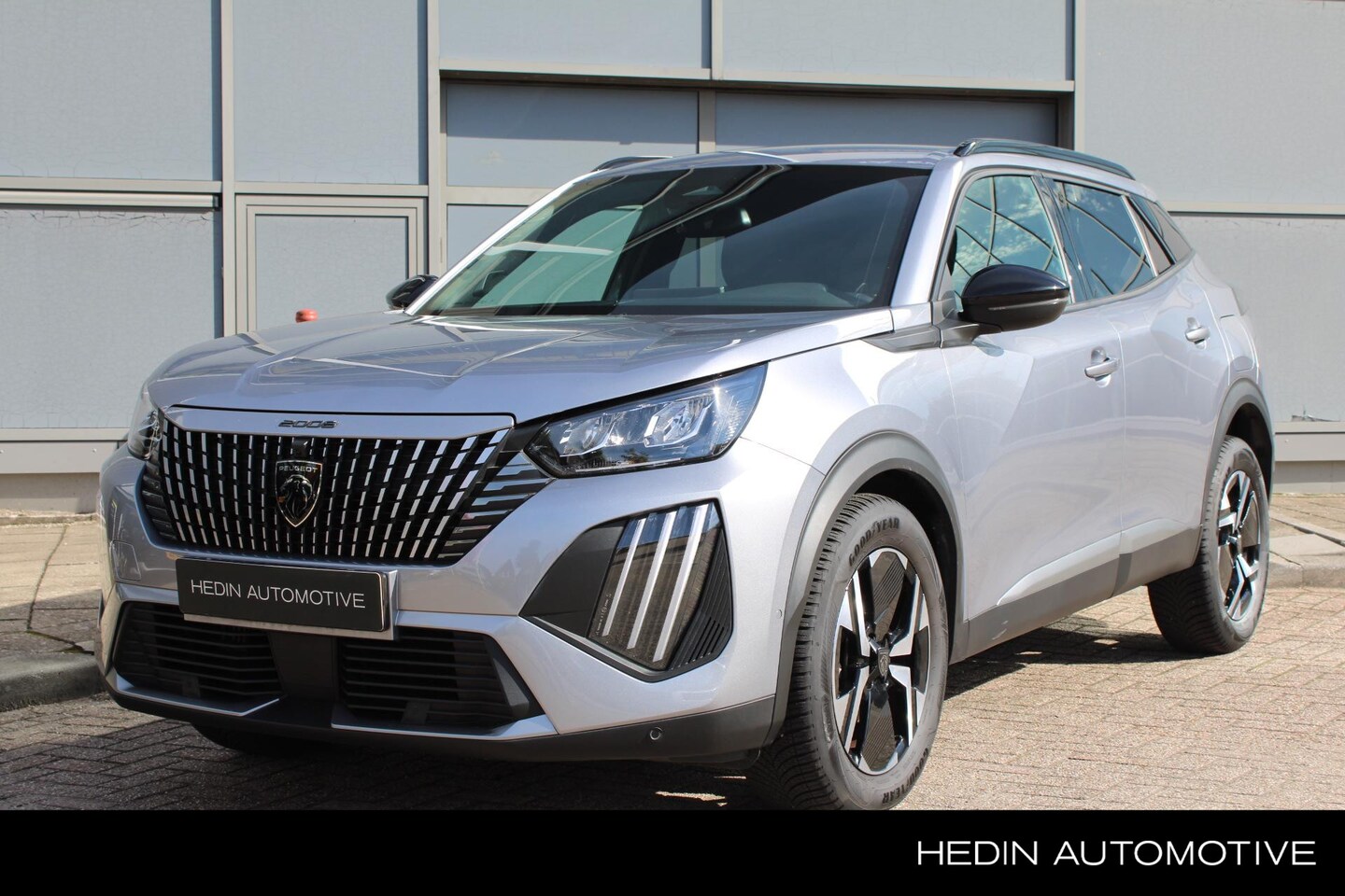 Peugeot 2008 - 1.2 100PK Allure Pack | Navigatie | Camera | Climate Control | Adaptieve Cruise Control | - AutoWereld.nl