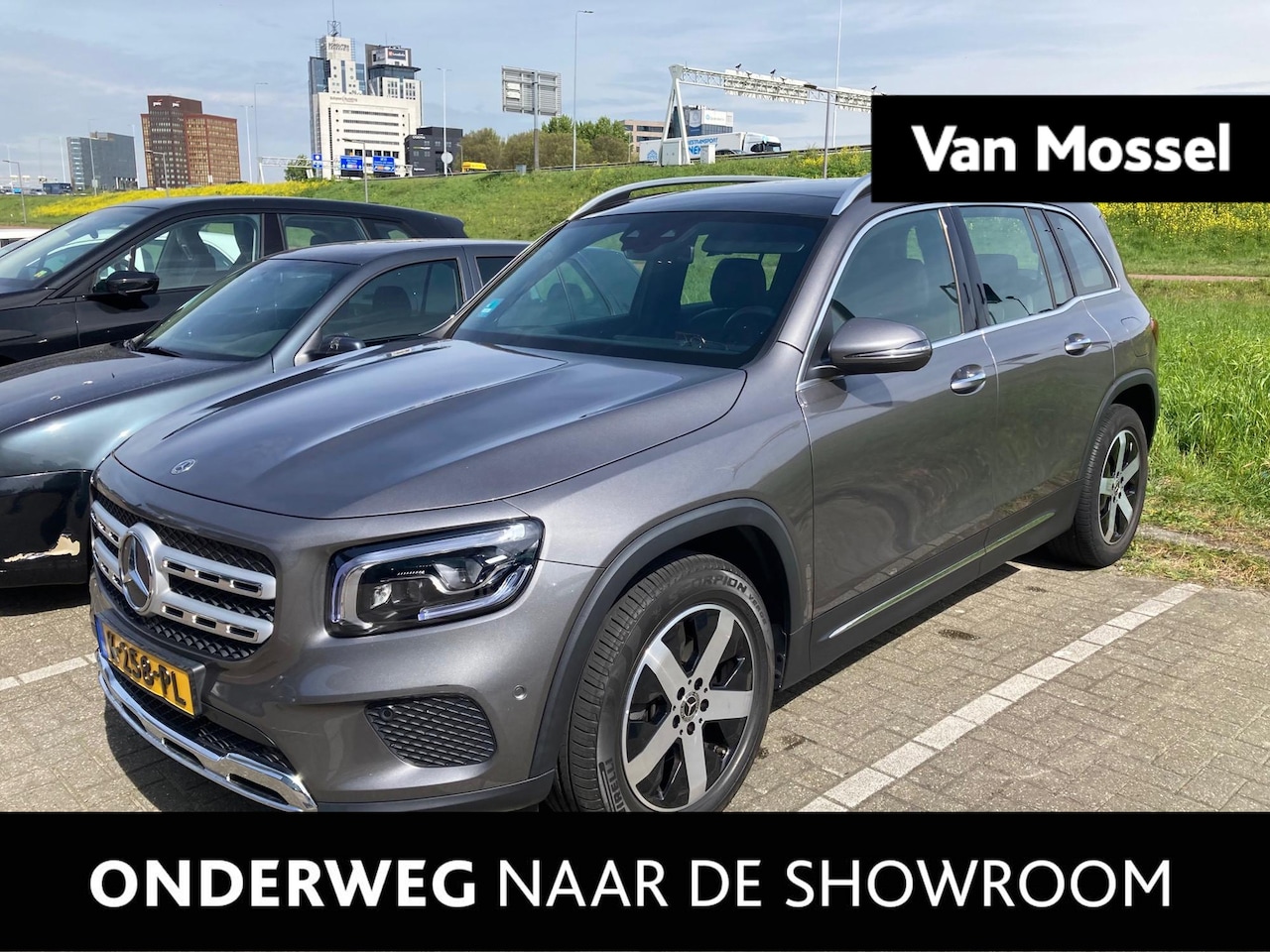 Mercedes-Benz GLB - 180 Business Solution Luxury 7p. | PANORAMADAK | LEER | STOELVERWARMING | ELEKTRISCHE STOE - AutoWereld.nl