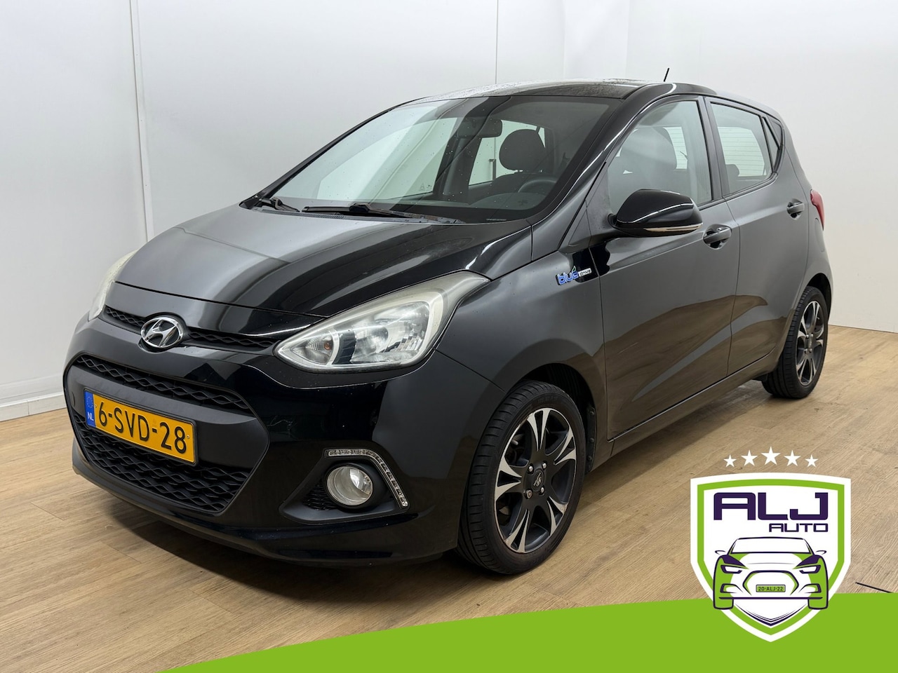 Hyundai i10 - Occasion 1.0i i-Motion Comfort Plus | Zwart | Tweedehands Hyundai i10 | Airco | Usb audio - AutoWereld.nl