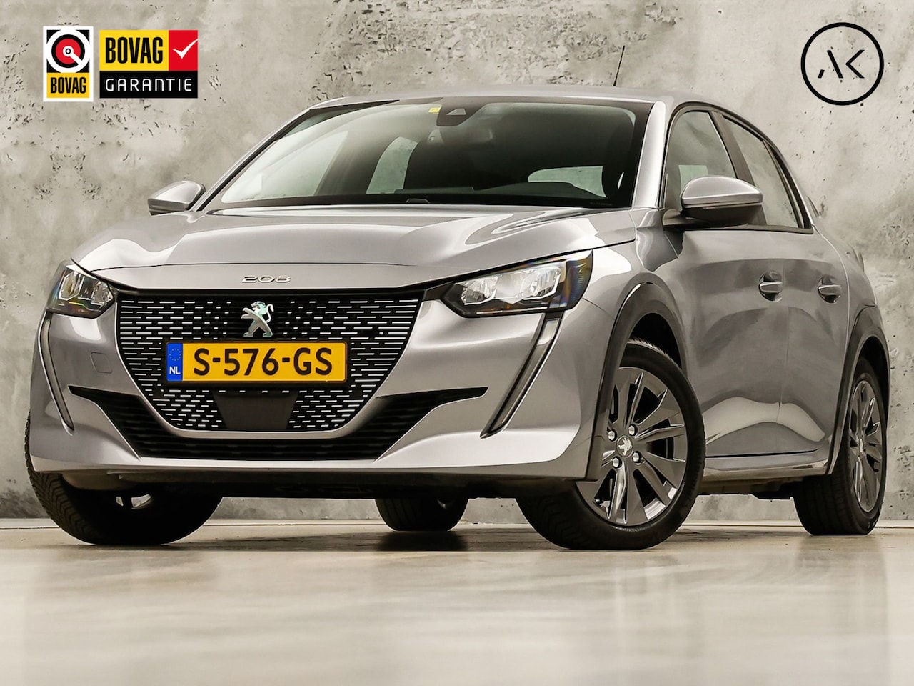 Peugeot e-208 - EV Active 50 kWh Automaat (APPLE CARPLAY, SOH 91,3%, GROOT NAVI, 360 CAMERA, SPORTSTOELEN, - AutoWereld.nl