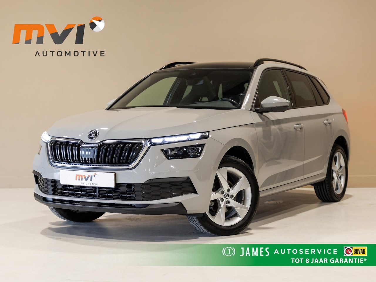 Skoda Kamiq - 1.0 TSI Sport Business / 110pk / Panorama dak / Achteruitrij camera / Stoelverwarming / - AutoWereld.nl