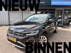 Volkswagen T-Roc - 1.5 TSI Life Edition | Camera | Virtual cockpit