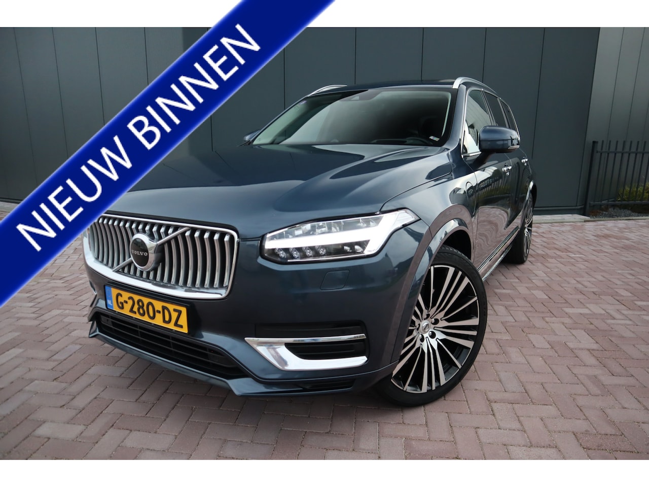 Volvo XC90 - 2.0 T8 Twin Engine AWD Inscription 6p Panoramadak Luchtvering Leder Stoelverwarming/koelin - AutoWereld.nl