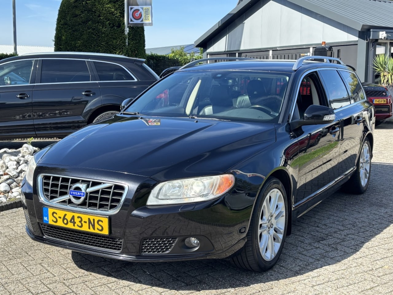 Volvo V70 - 2.5T Handgeschakeld 2008 Zwart Xenon Trekhaak - AutoWereld.nl