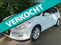 Hyundai i30 CW - 1.6i Dynamic 2009 AUTOMAAT CLIMA ZEER NETTE AUTO