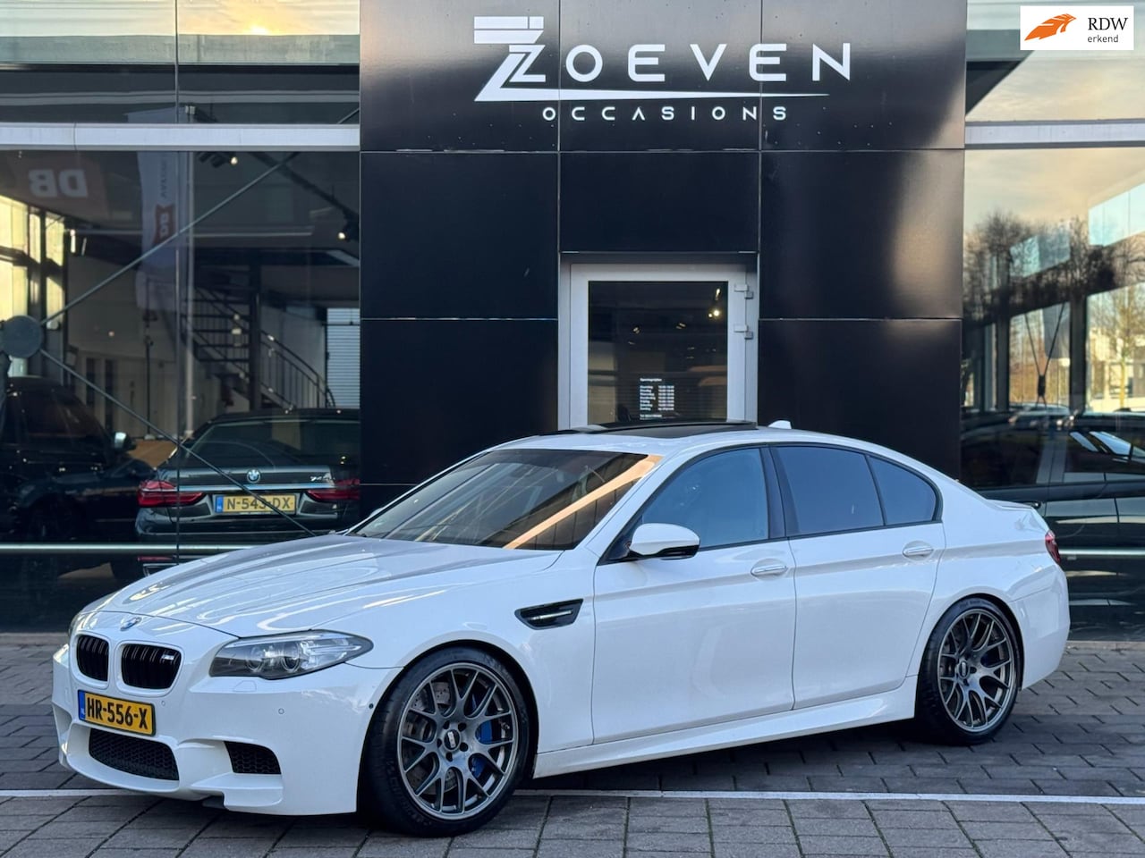 BMW M5 - 5-serie BMW 4.4 V8 560PK | MOTORPROBLEEM | HEAD-UP | LEDER | SCHUIFDAK - AutoWereld.nl