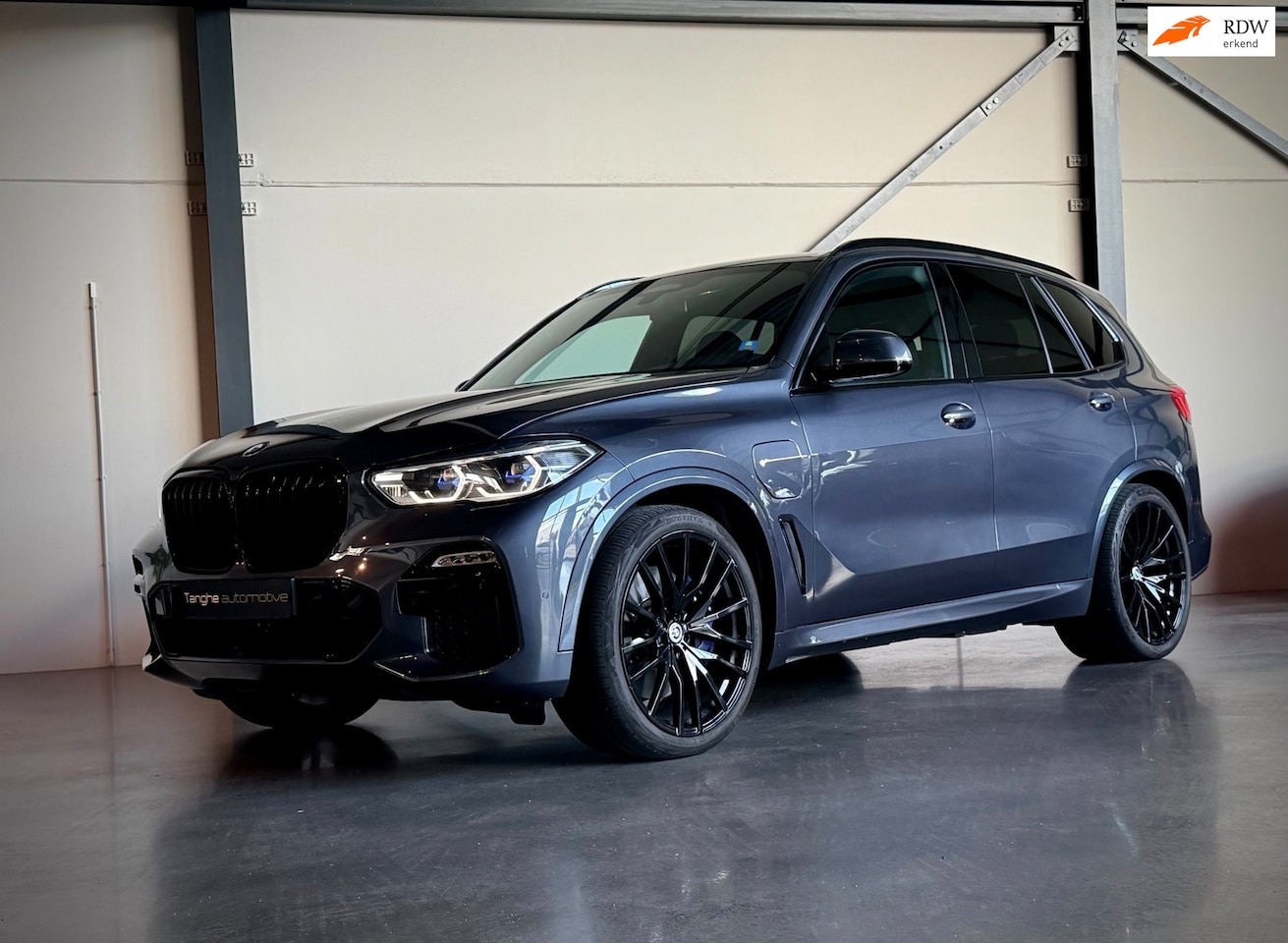 BMW X5 - XDrive45e M-Sport, ACC, Trekhaak, 4-wielbest, Laser, HUD - AutoWereld.nl