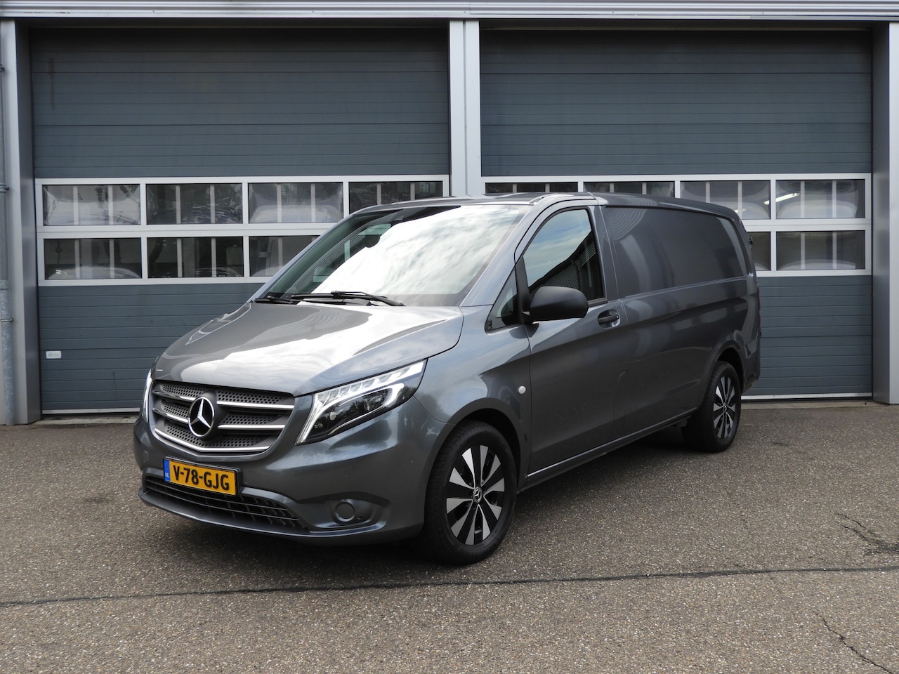 Mercedes-Benz Vito - 116 CDI Lang AUT | LED | CAMERA | 2.5t TREKGEWICHT - AutoWereld.nl