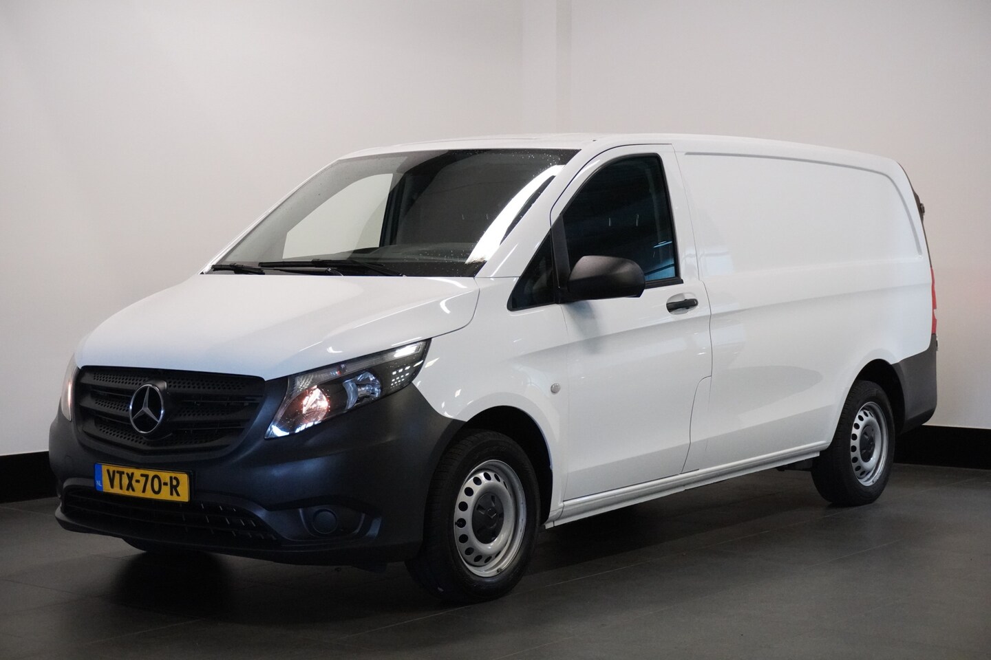 Mercedes-Benz Vito - 110 CDI Lang EURO 6 - Airco - Cruise - Trekhaak - €15.900,- Excl. - AutoWereld.nl