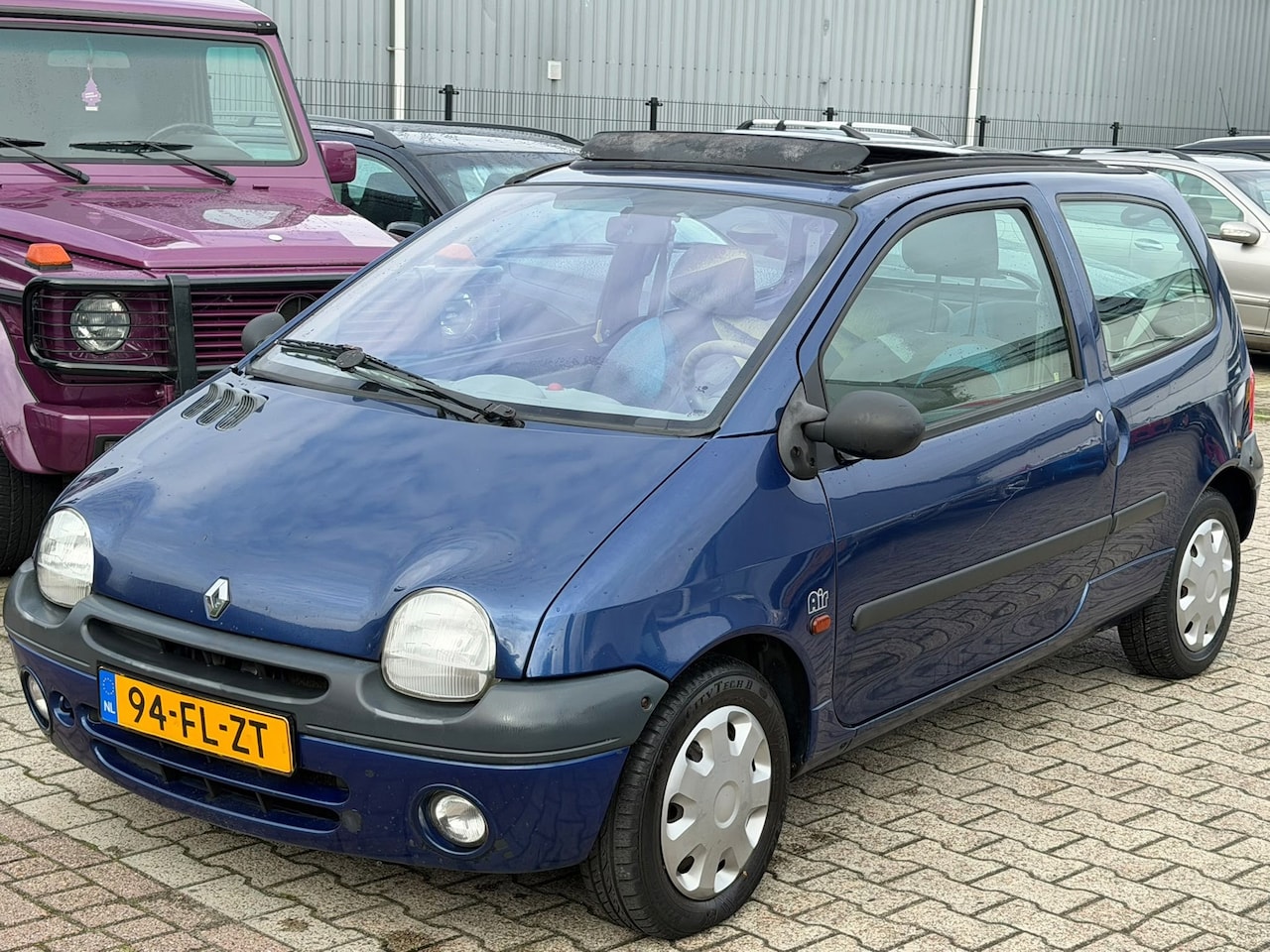 Renault Twingo - 1.2 Air 2000 Panorama 90.000 KM Nieuwe APK - AutoWereld.nl