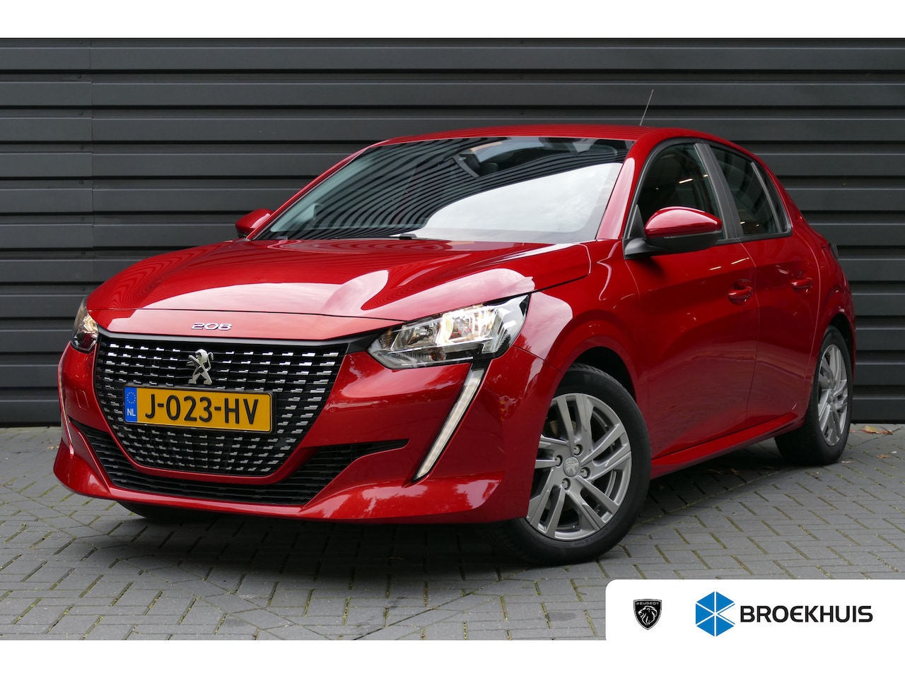 Peugeot 208 - 1.2 PURETECH 100PK ACTIVE PACK / STOELVERWARMING / TREKHAAK / 16"LMV / NAVI / LED / AIRCO - AutoWereld.nl