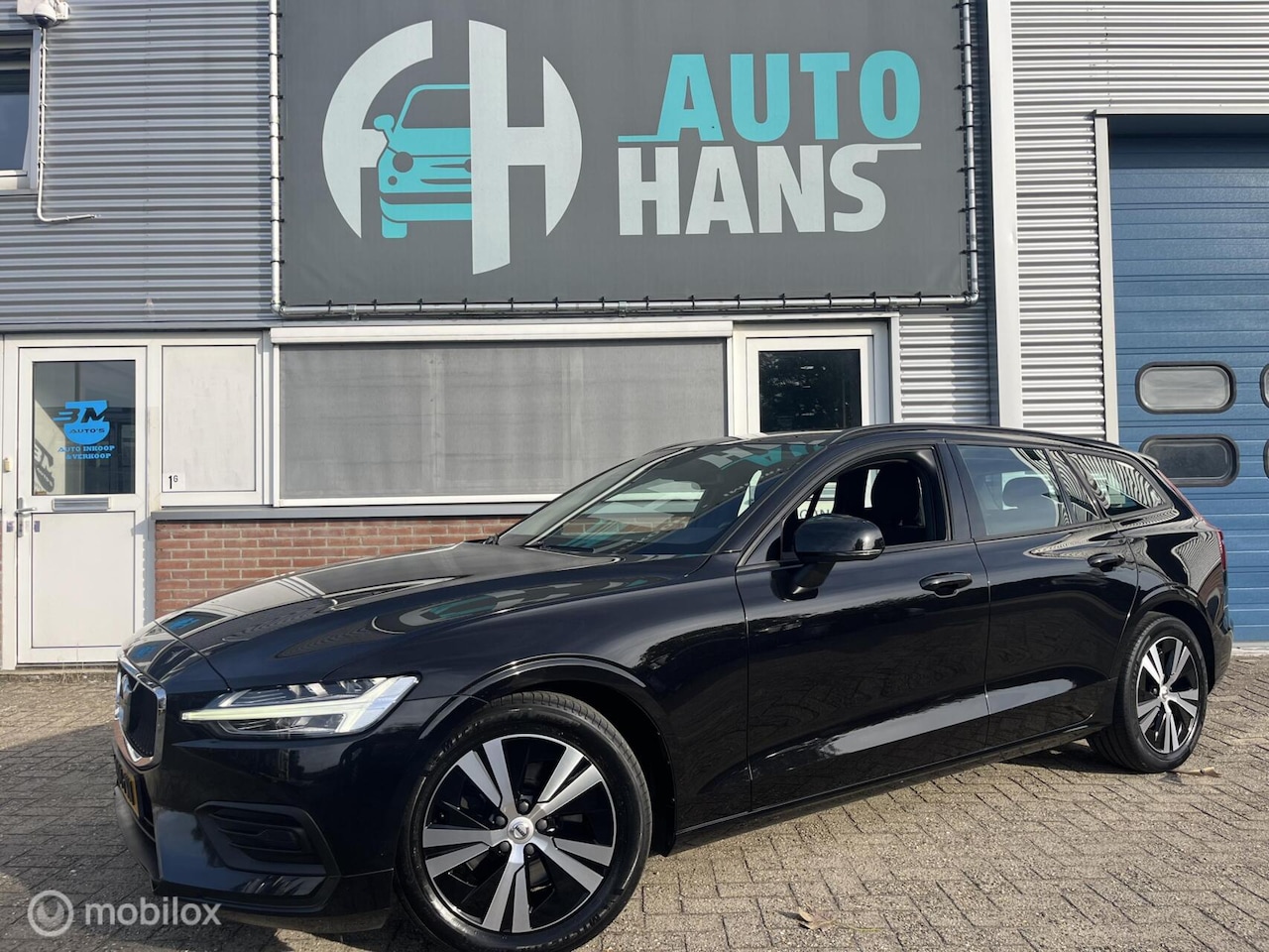 Volvo V60 - 2.0 B3 Momentum Advantage | 1e eig. | dealeronderhouden - AutoWereld.nl