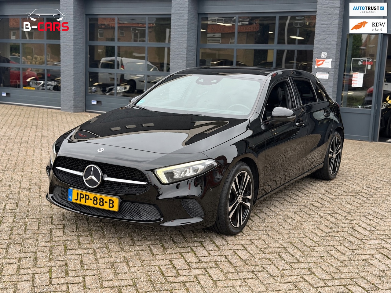 Mercedes-Benz A-klasse - 180 AMG | Camera|AmbiLight|Nap|Stoelvw|Lineass - AutoWereld.nl