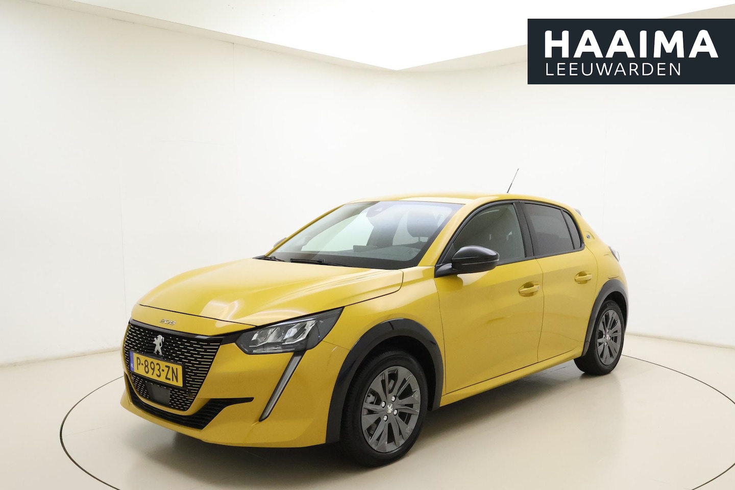 Peugeot e-208 - EV Allure Pack 50 kWh | Achteruitrijcamera | Parkeersensoren | Keyless start | Parkeersens - AutoWereld.nl
