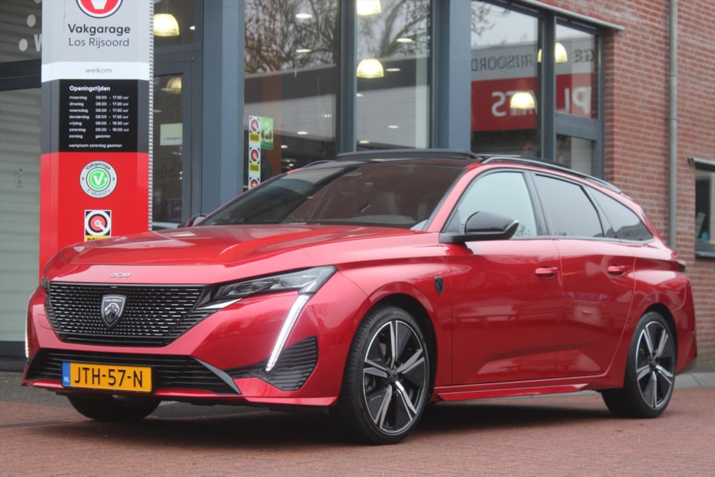 Peugeot 308 SW - 1.2 Puretech Aut. *GT* | Carplay | Schuifdak | Adaptive Cruise & Climate Control | Stoel & - AutoWereld.nl