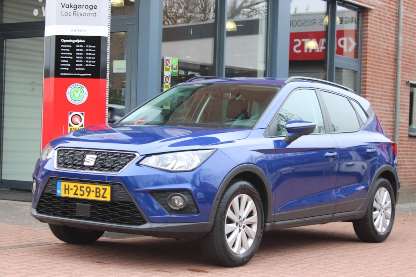 SEAT Arona - 1.0 TSI *Business* | Trekhaak | Carplay | Camera | Navigatie | Adaptive Cruise & Climate C - AutoWereld.nl