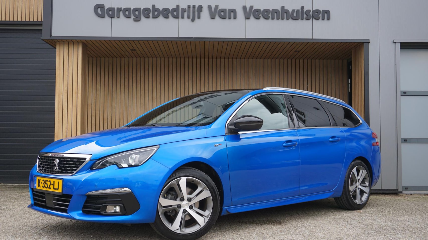 Peugeot 308 SW - 1.2 PureTech 131pk GT-Line Pano.Dak Leder/Alcantara 17inch LM Trekhaak Keyless *NL auto* B - AutoWereld.nl