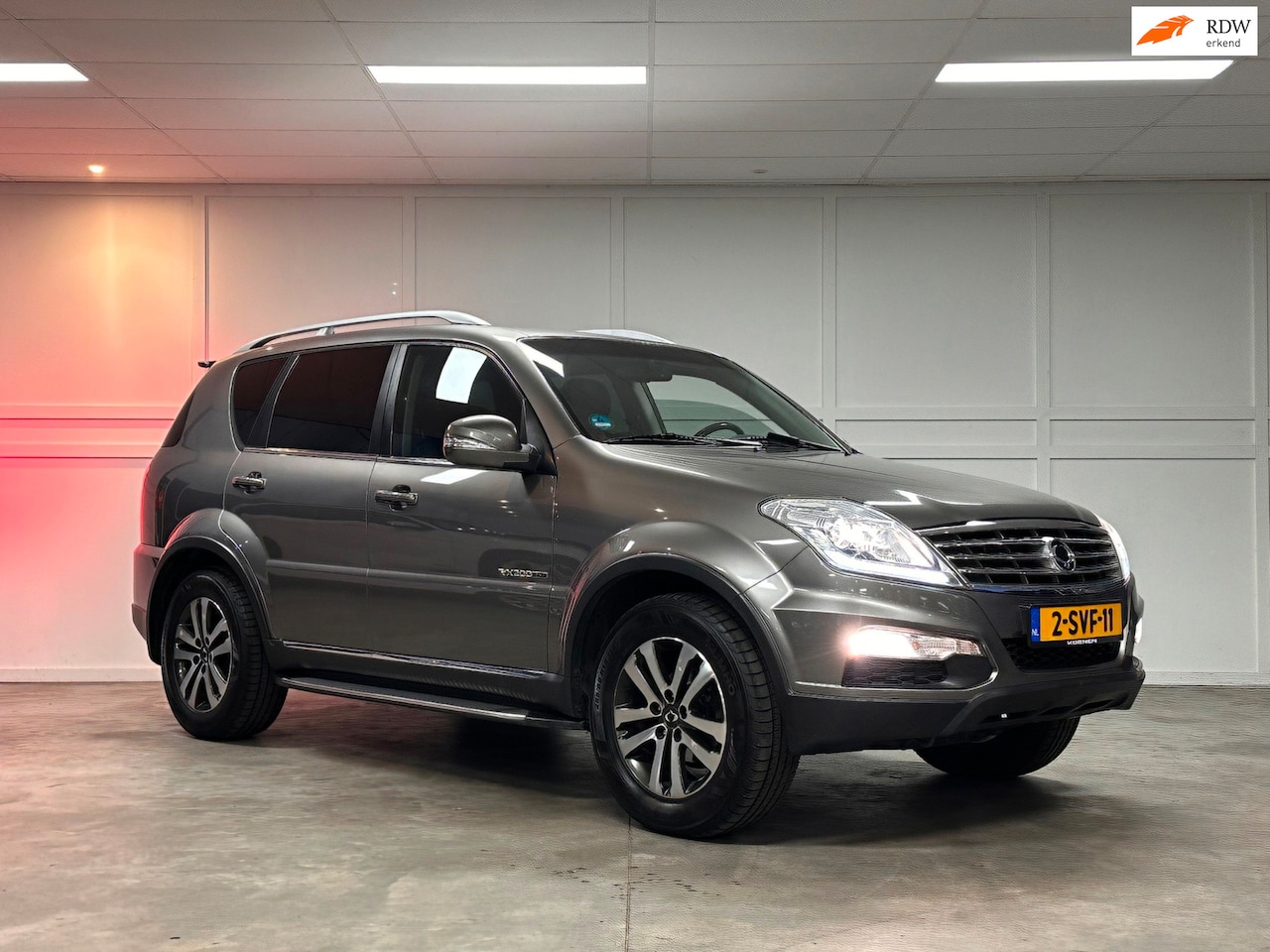 SsangYong Rexton - RX 200 e-XDI Sapphire / 7 Persoons / Leer / Automaat - AutoWereld.nl