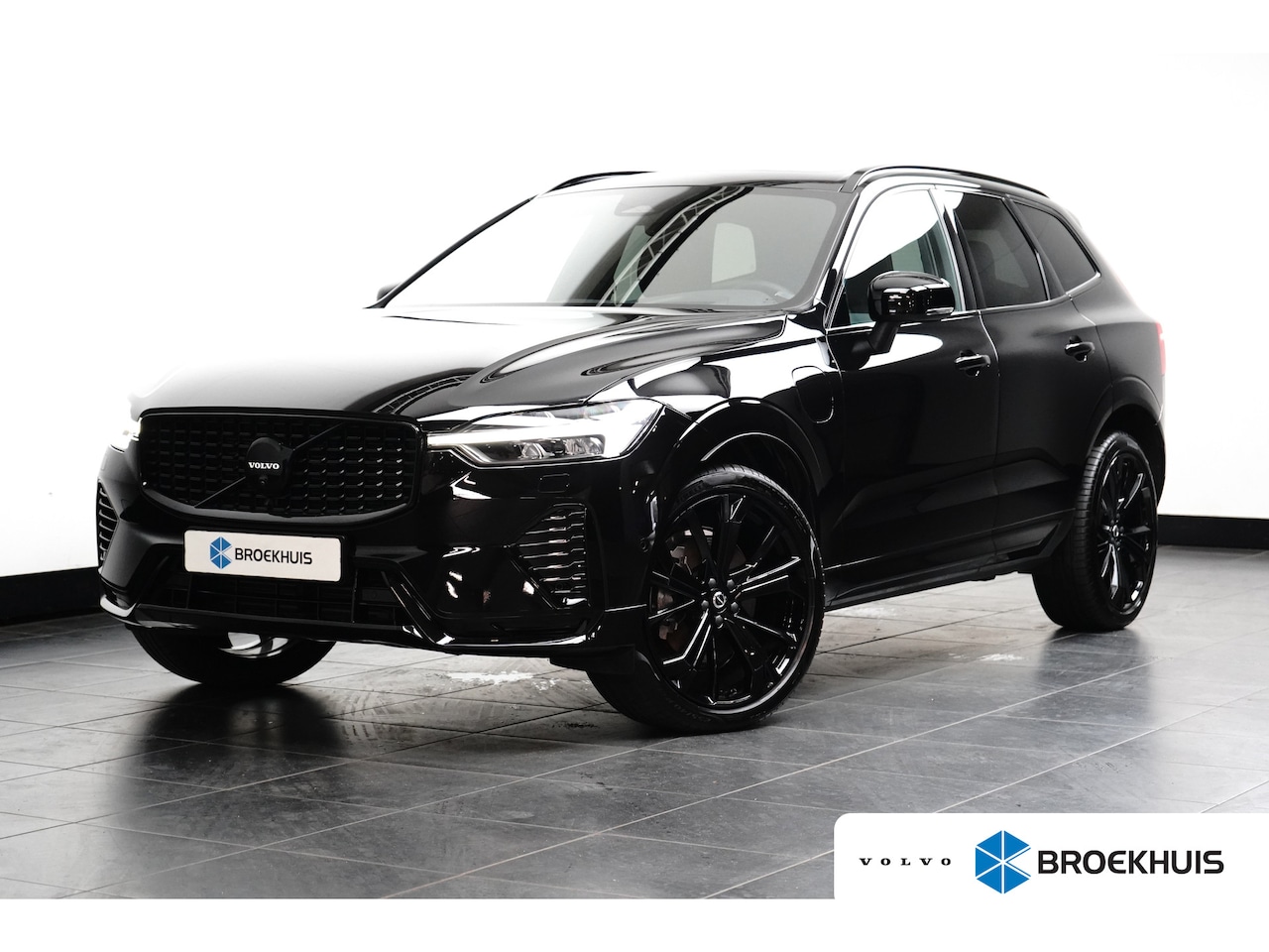 Volvo XC60 - 2.0 T8 Plug-in hybrid AWD Ultra Black Edition | Massage | HU-Display | Trekhaak | 360 Came - AutoWereld.nl