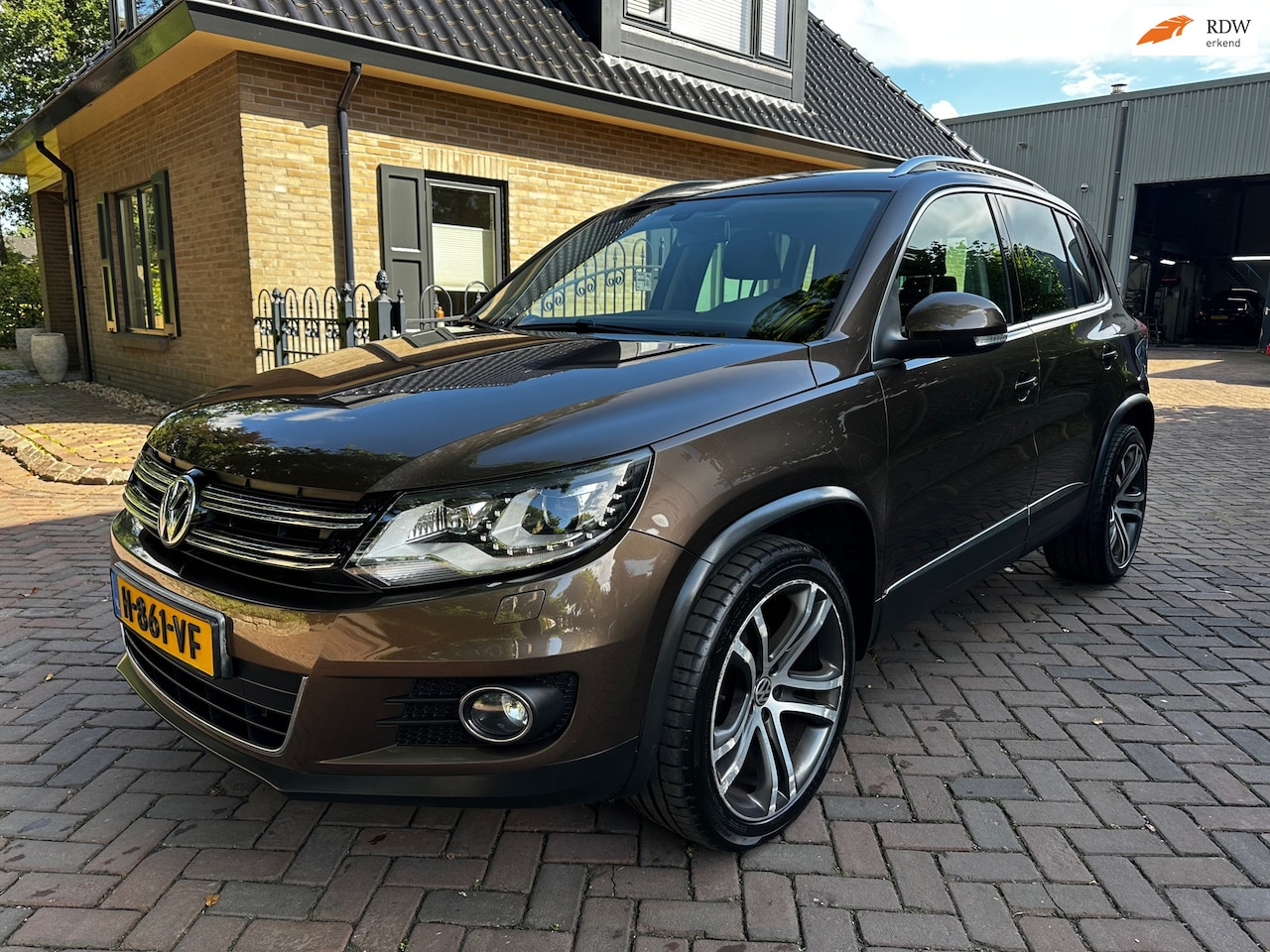 Volkswagen Tiguan - 1.4 TSI Sport&Style 4Motion - AutoWereld.nl