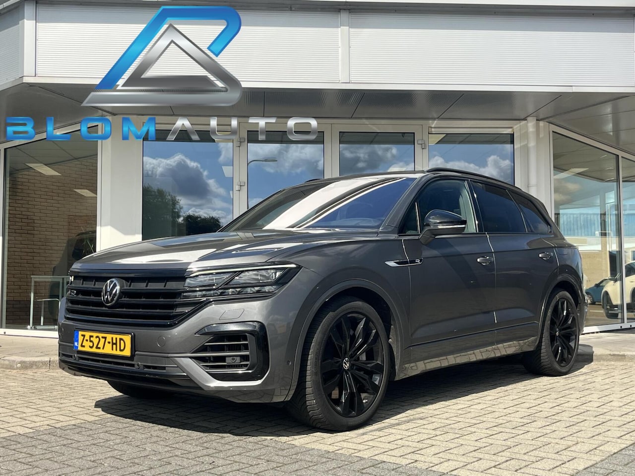 Volkswagen Touareg - 3.0 TSi 4MOTION R 462PK PANO+ACC+TREKHAAK - AutoWereld.nl