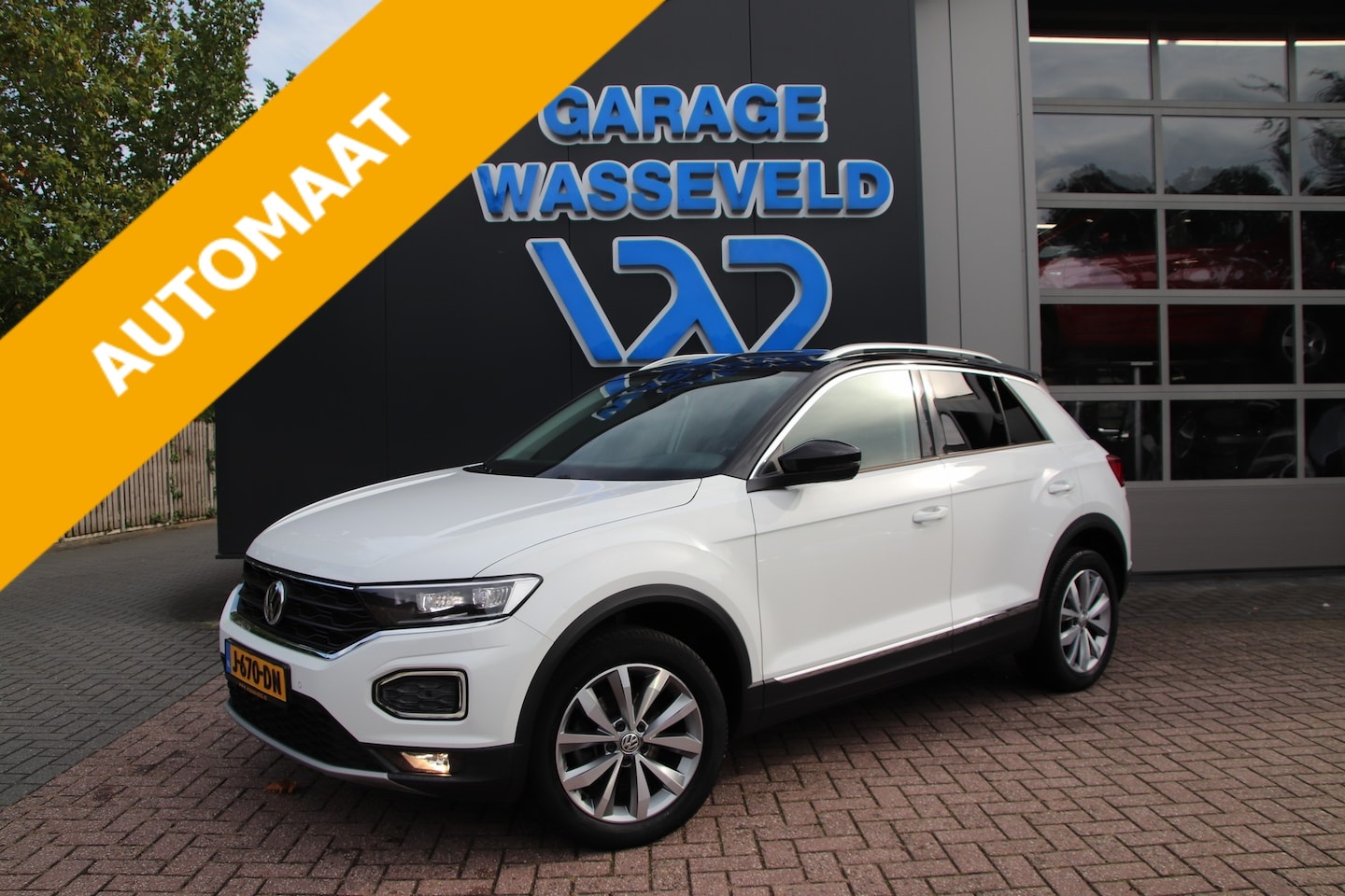 Volkswagen T-Roc - 1.5 TSI Sport Trekhaak/Stoelverw/Camera/ACC/Carplay - AutoWereld.nl