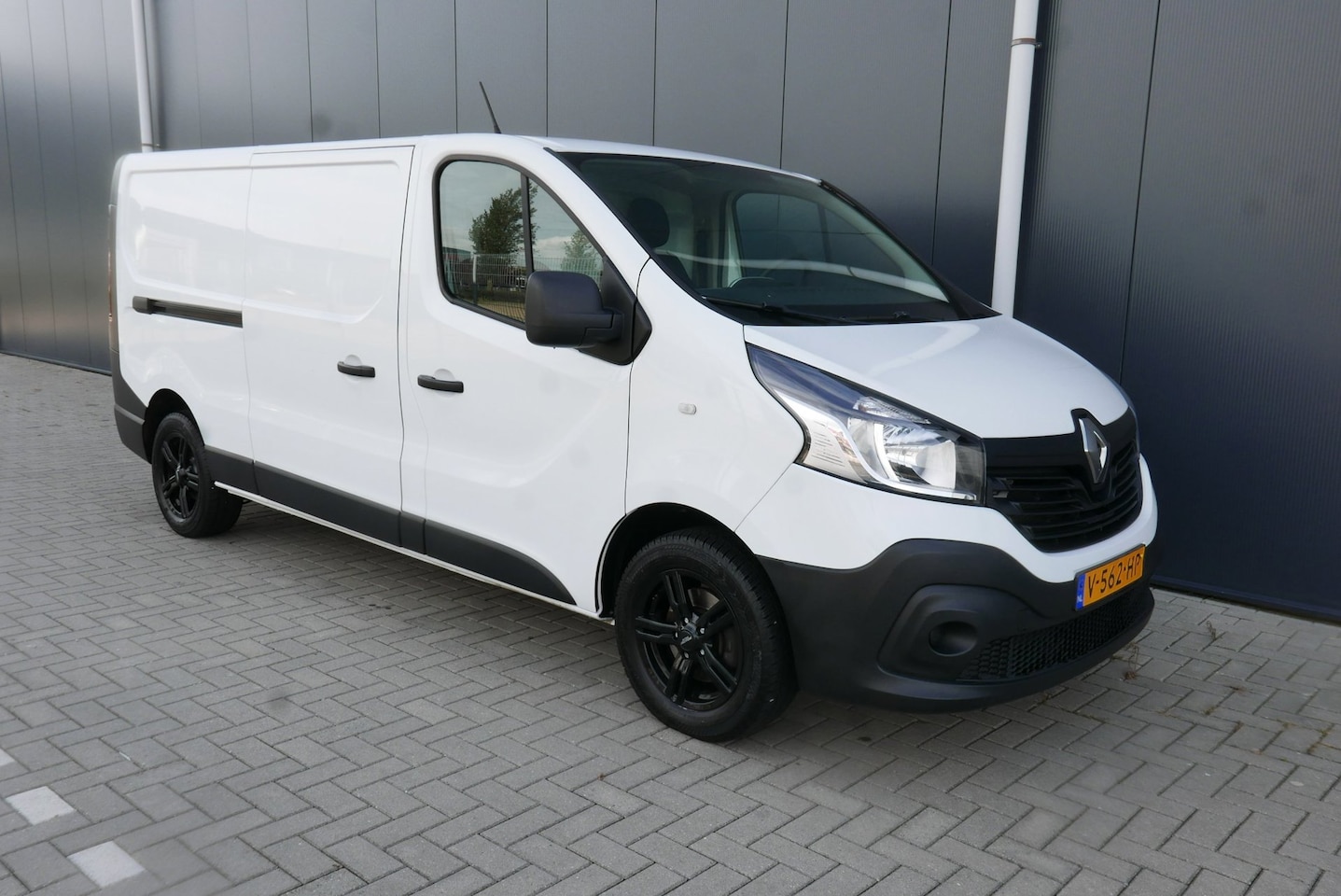 Renault Trafic - 1.6 dCi 121 PK T29 L2H1 Luxe AIRCO,NAVI,CRUISCONTROL,TREKHAAK,DUBBELE SCHUIFDEUREN. - AutoWereld.nl