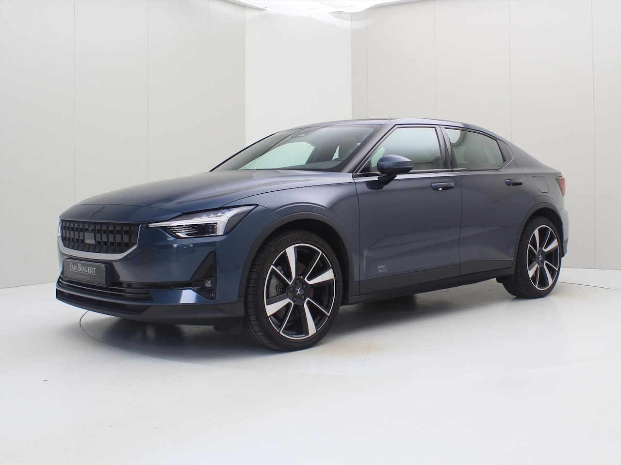 Polestar 2 - Long Range Dual Motor 408PK 78kWh 92% SoH [ LEDER+TREKHAAK+20INCH+CARPLAY+STOELVERWARMING - AutoWereld.nl