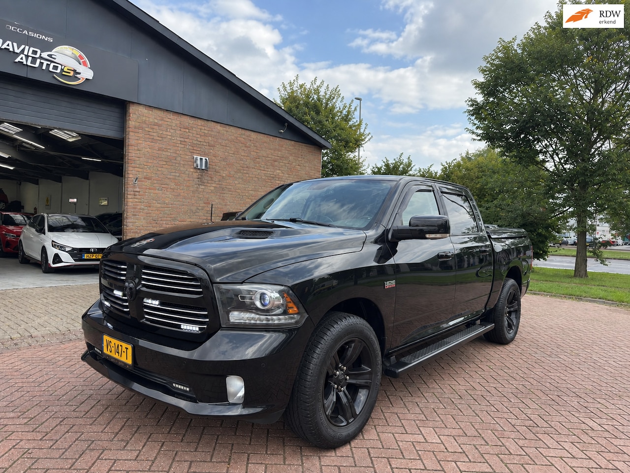 Dodge Ram 1500 - 5.7 V8 Quad Cab 6'4 5.7 V8 Quad Cab 6'4 - AutoWereld.nl