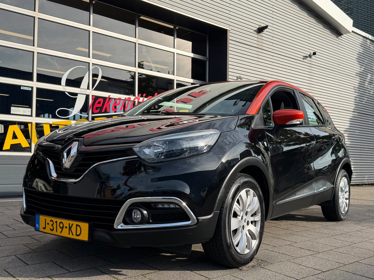 Renault Captur - 0.9 TCe Dynamique - Navigatie I Airco I LED I PDC I Sport velgen I Trekhaak I Dealer onder - AutoWereld.nl