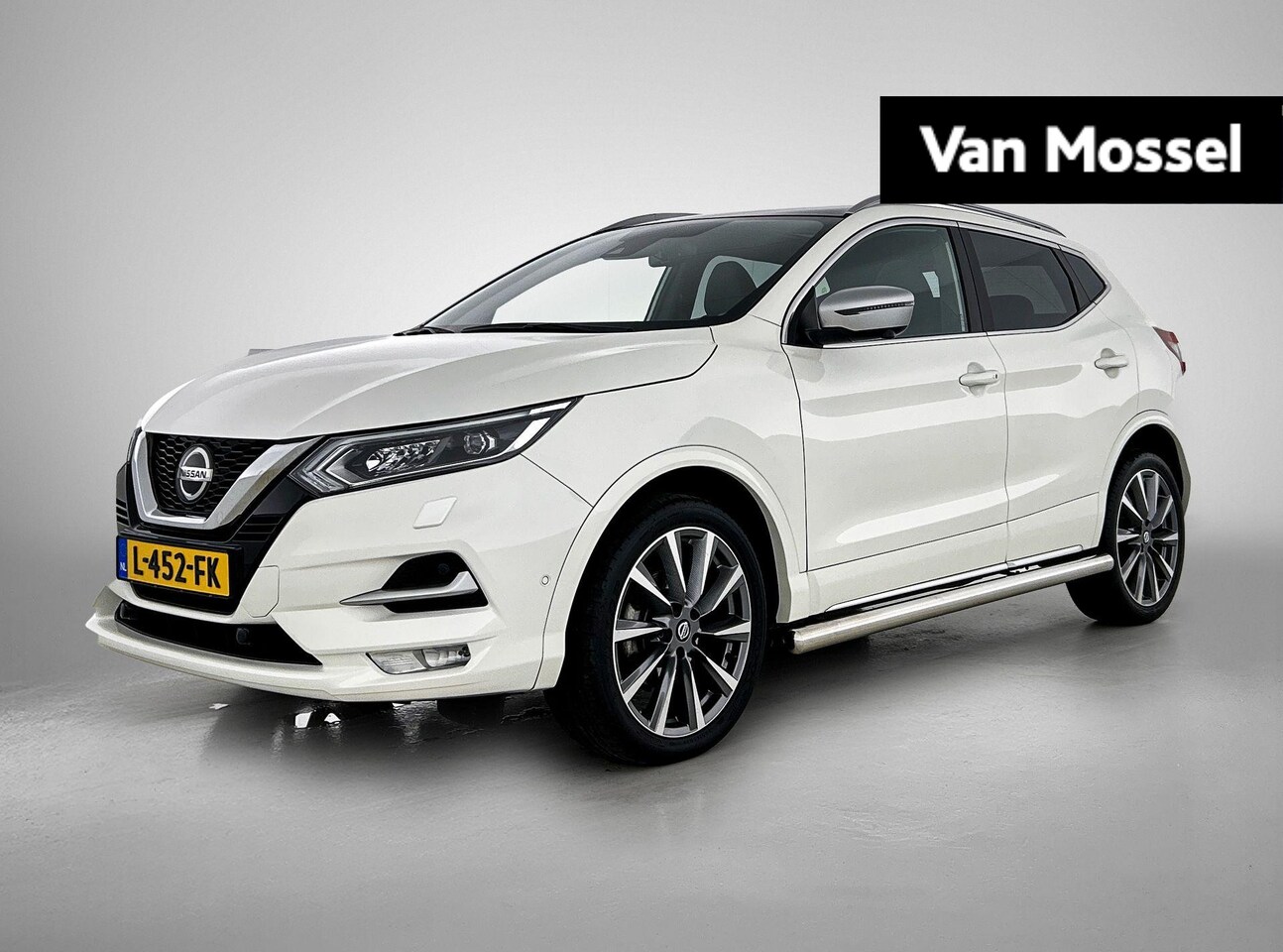 Nissan Qashqai - 1.3 DIG-T Tekna + | Automaat | Trekhaak | LED | Panoramadak | PDC + Camera | Leer | Bose A - AutoWereld.nl