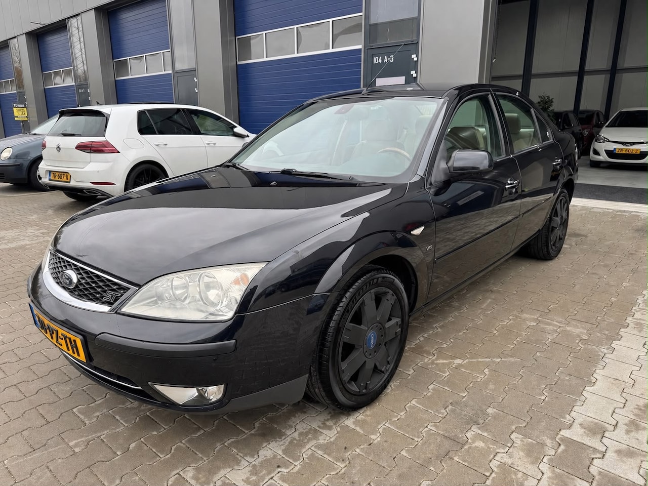 Ford Mondeo - 3.0 V6 Ghia Executive leder Airco luxe uitvoering !! - AutoWereld.nl